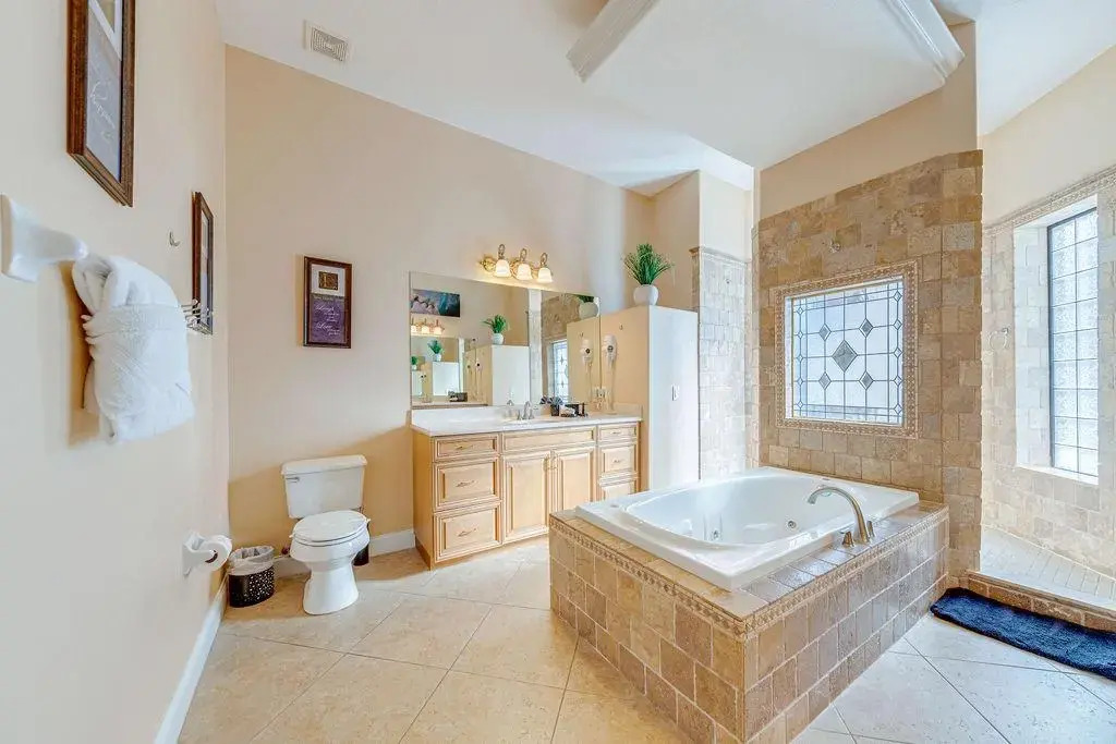 Spacious 7 Bedroom Home Close to Disney, Kissimmee, US