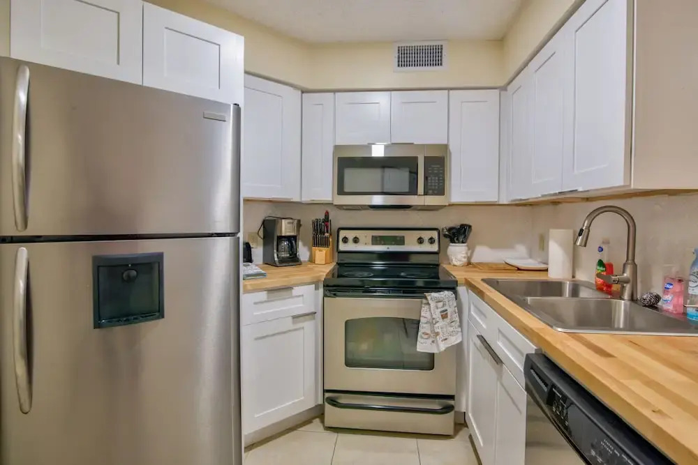 3608 Apartment with 3 swimming pools , Near Disney world.