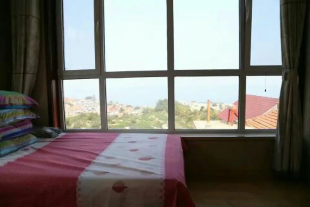 Qingdao Paradise Seaview Cottage