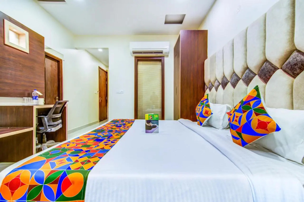 FabHotel Nayyar Inn II