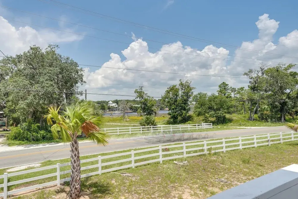 ~ 2 Mi to Boat Ramp: Steinhatchee River Cottage