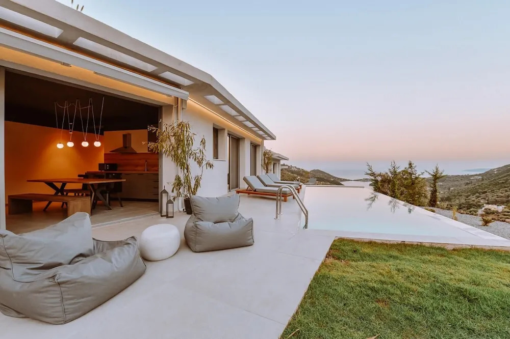 Luxury Villas Theros with private pools