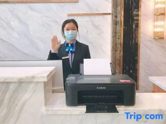Zhongzhisheng Hotel (Zhaoqing East Railway Station Dinghushan Scenic Area)