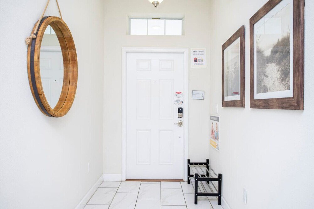 Modern 5BR Oasis Near Disney - Pvt Pool - 4712sl