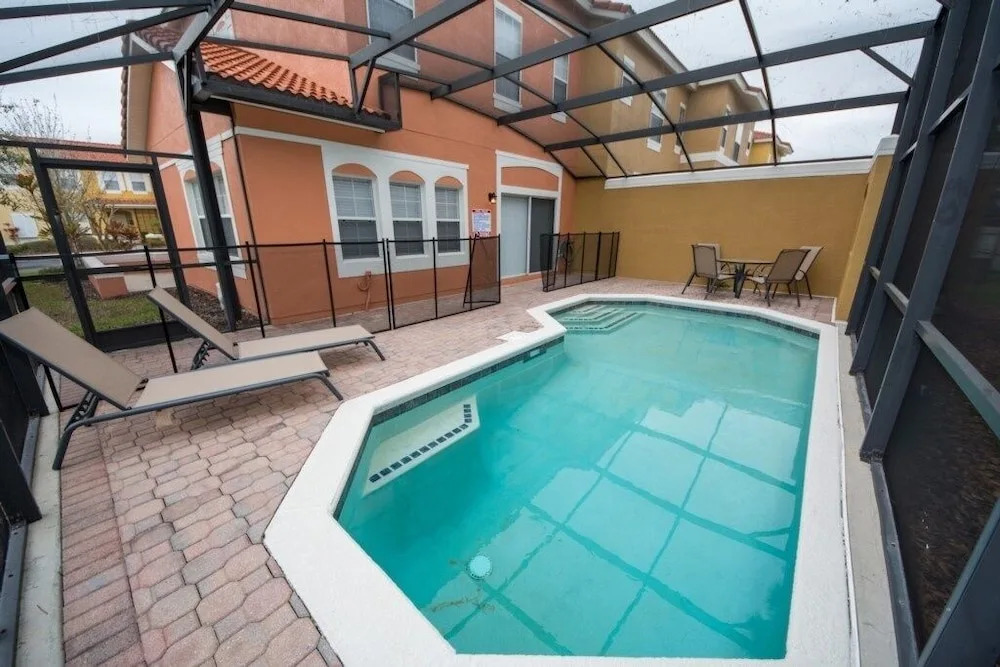 Private Pool And Bunk Beds Plenty Of Room! 4 Bedroom Townhouse