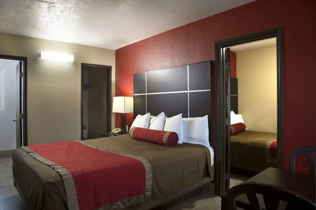 Harbor Inn & Suites Oceanside Marina Camp Pendleton