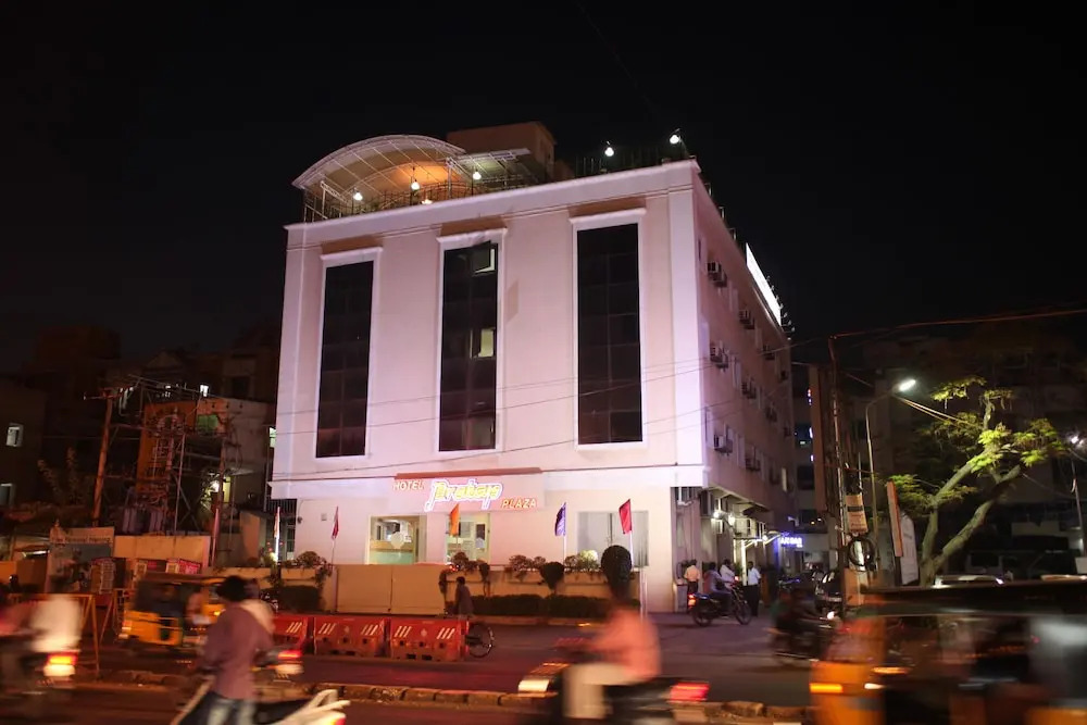 Hotel Pratap Plaza