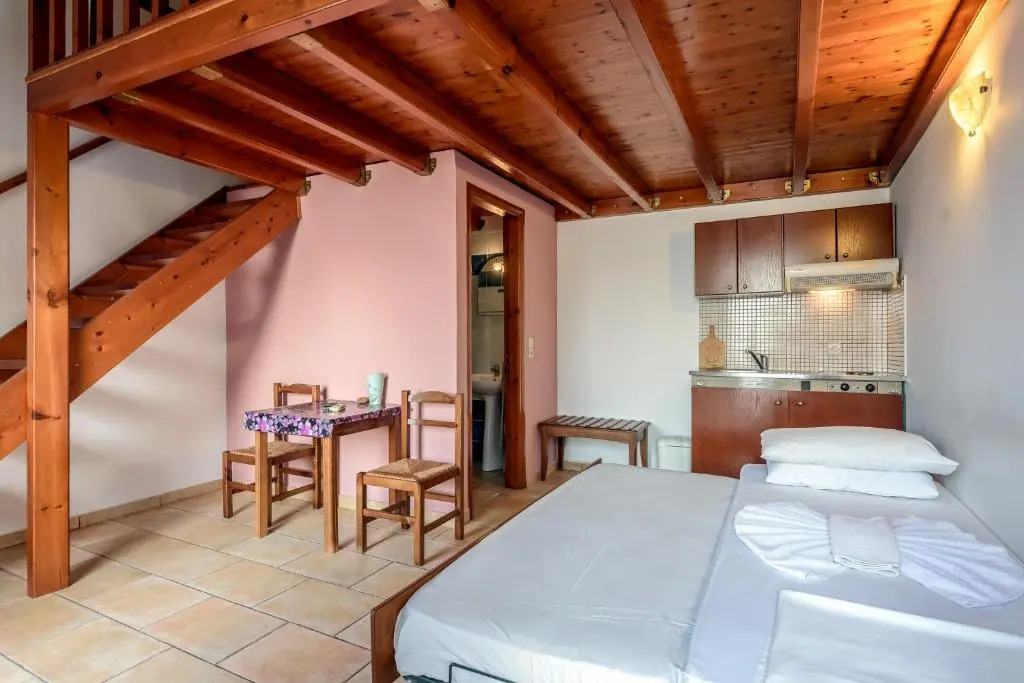 APARTMENT3 50metres from THE sea 'NEW LISTING'