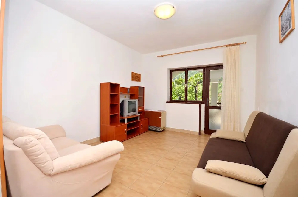 Apartments Zdravko