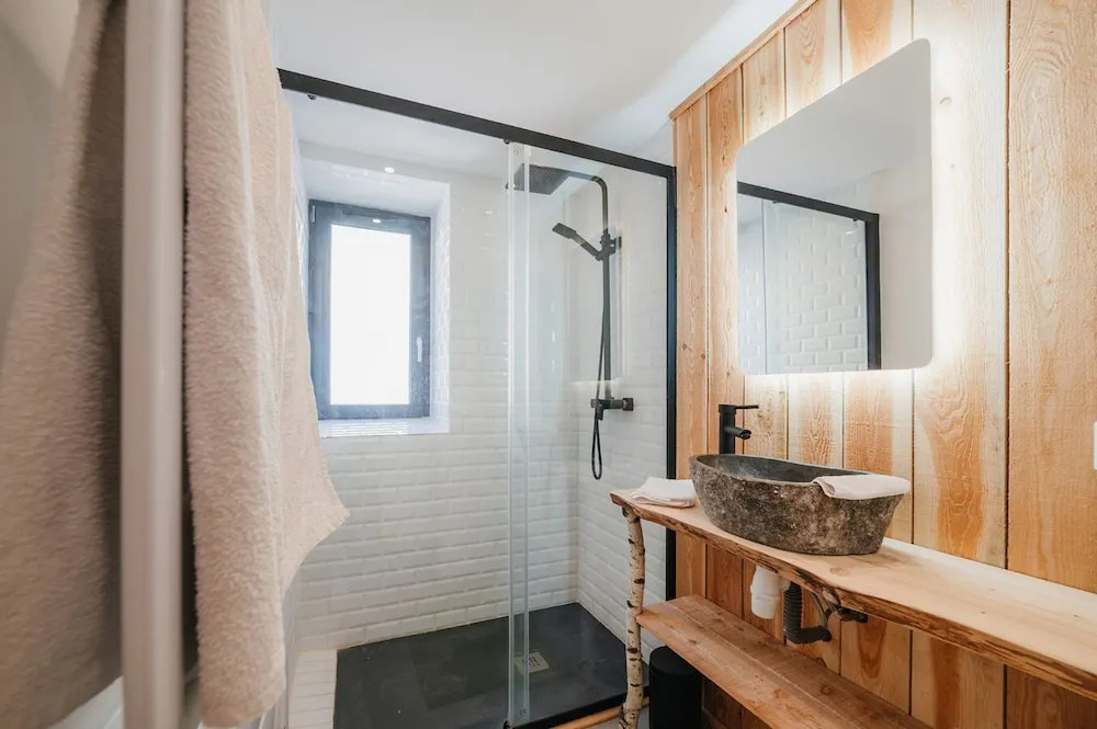 La Petite Maison Basse Corréo