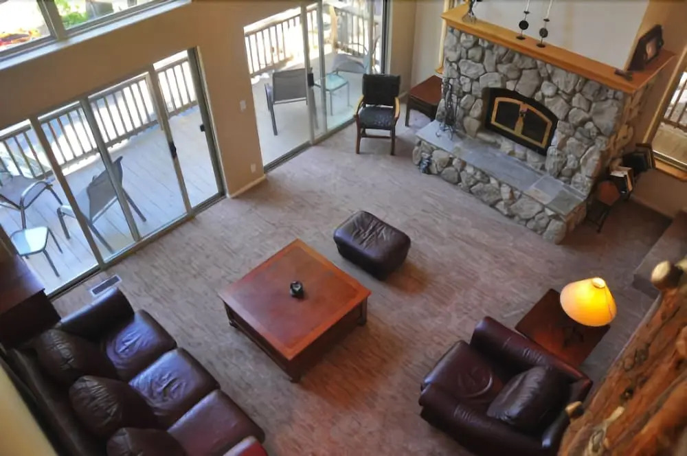 Rogers Retreat 3 Bedrooms 2.5 Bathrooms Home