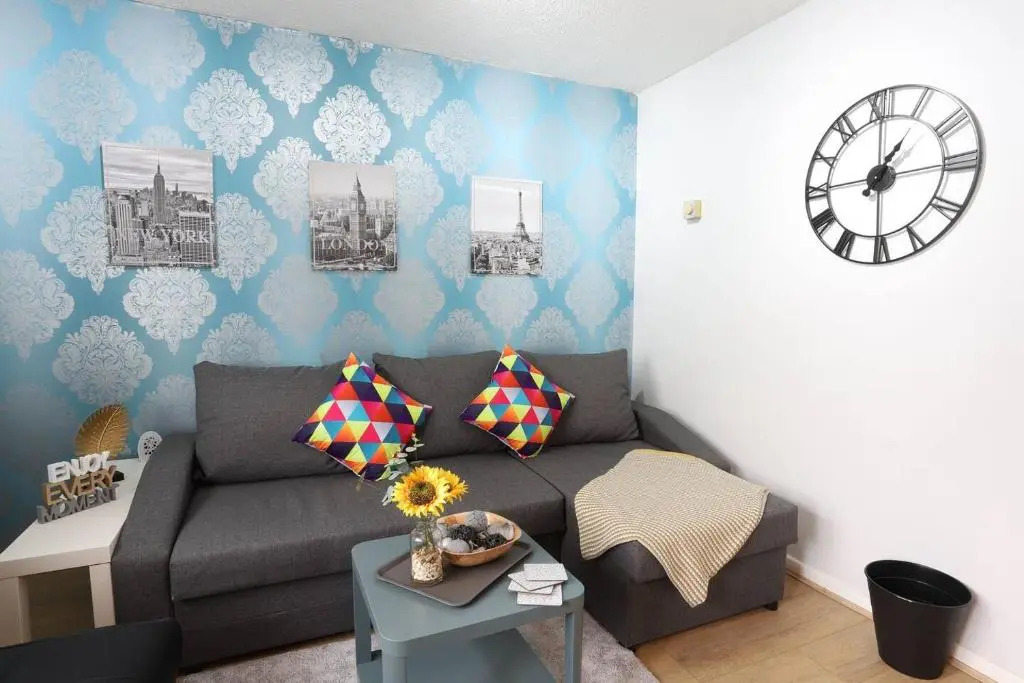 Family and Contractors HS2 NEC Airport 3beds Homebase