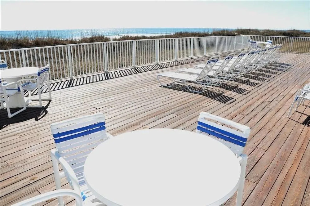 Hyperion Towers 201 - 3 Br condo by RedAwning