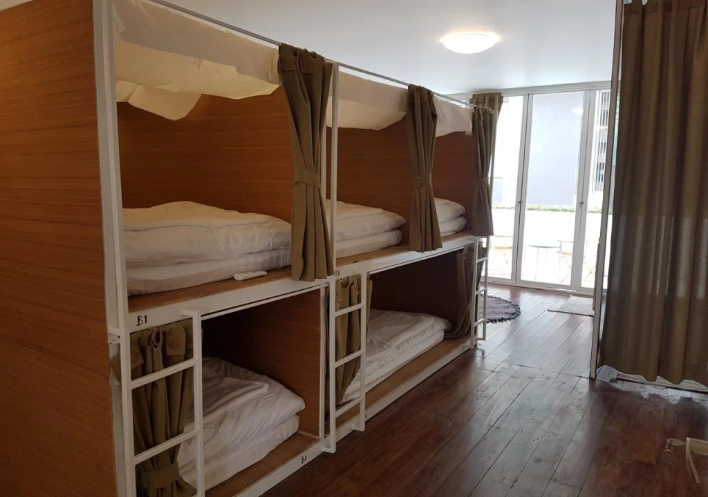 Mistletoe Bakery & Hostel