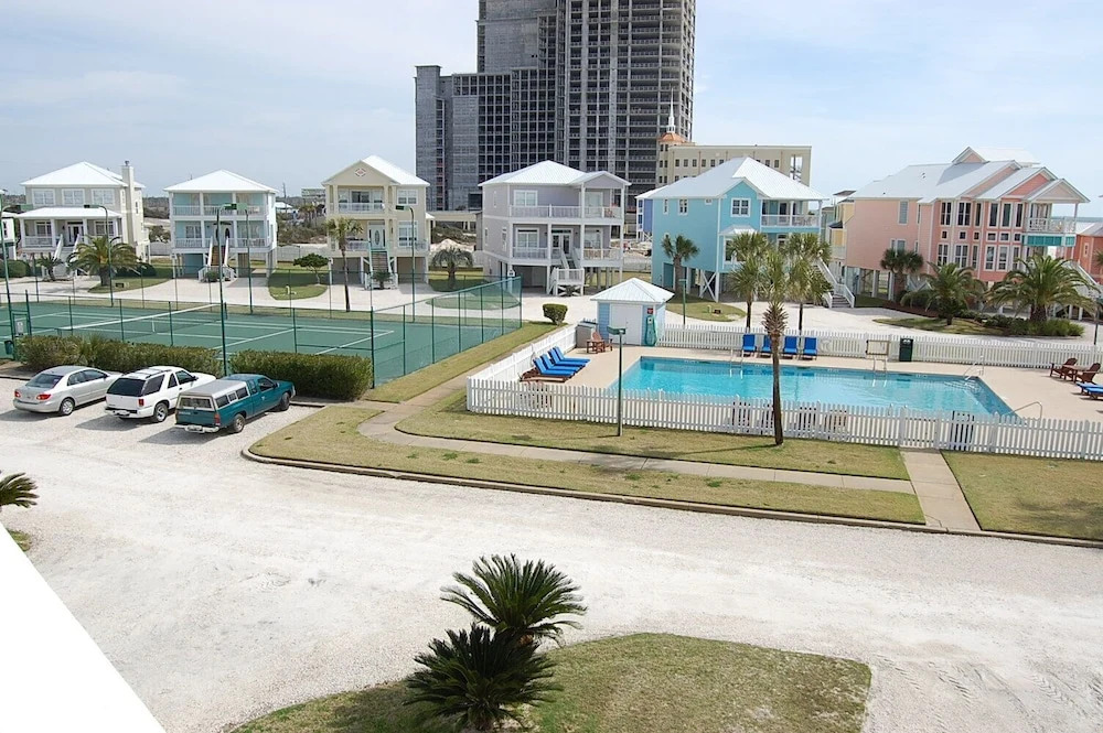Hayley House Beachside 12 - Four Bedroom Vacation Home