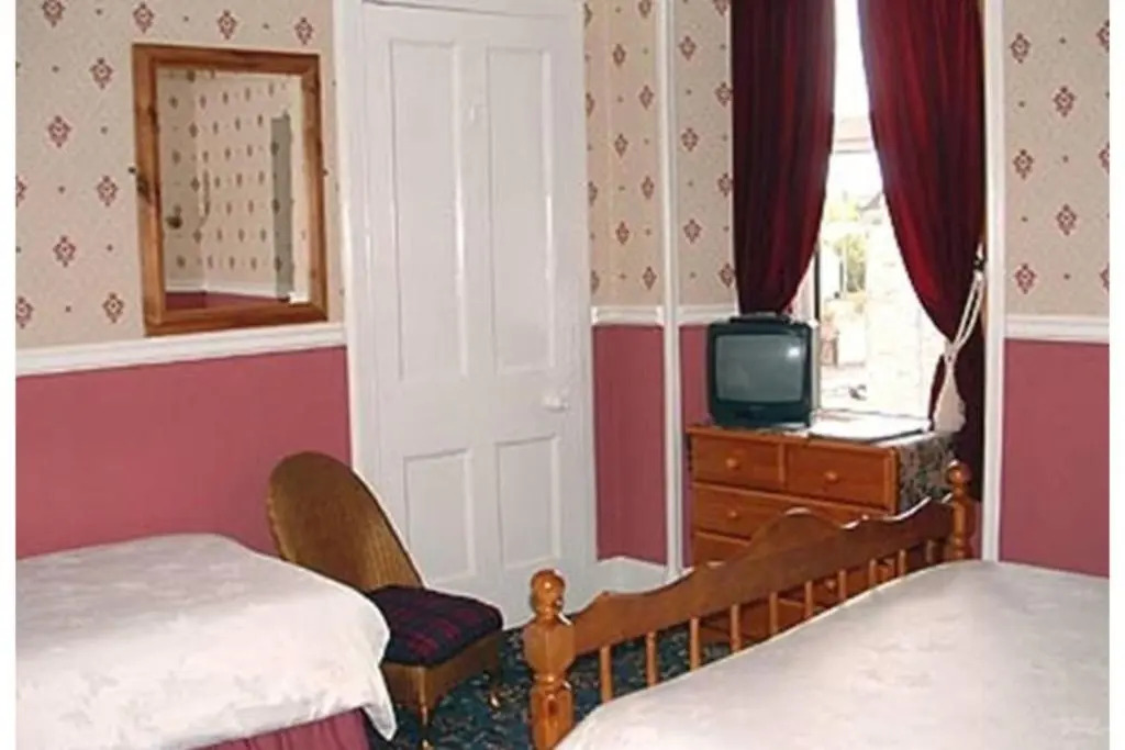 OYO Cedar Villa Guest House