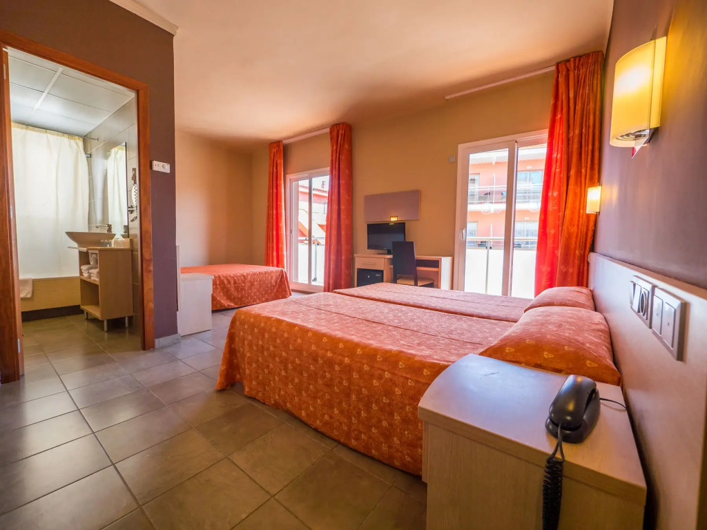Tossa Beach Center