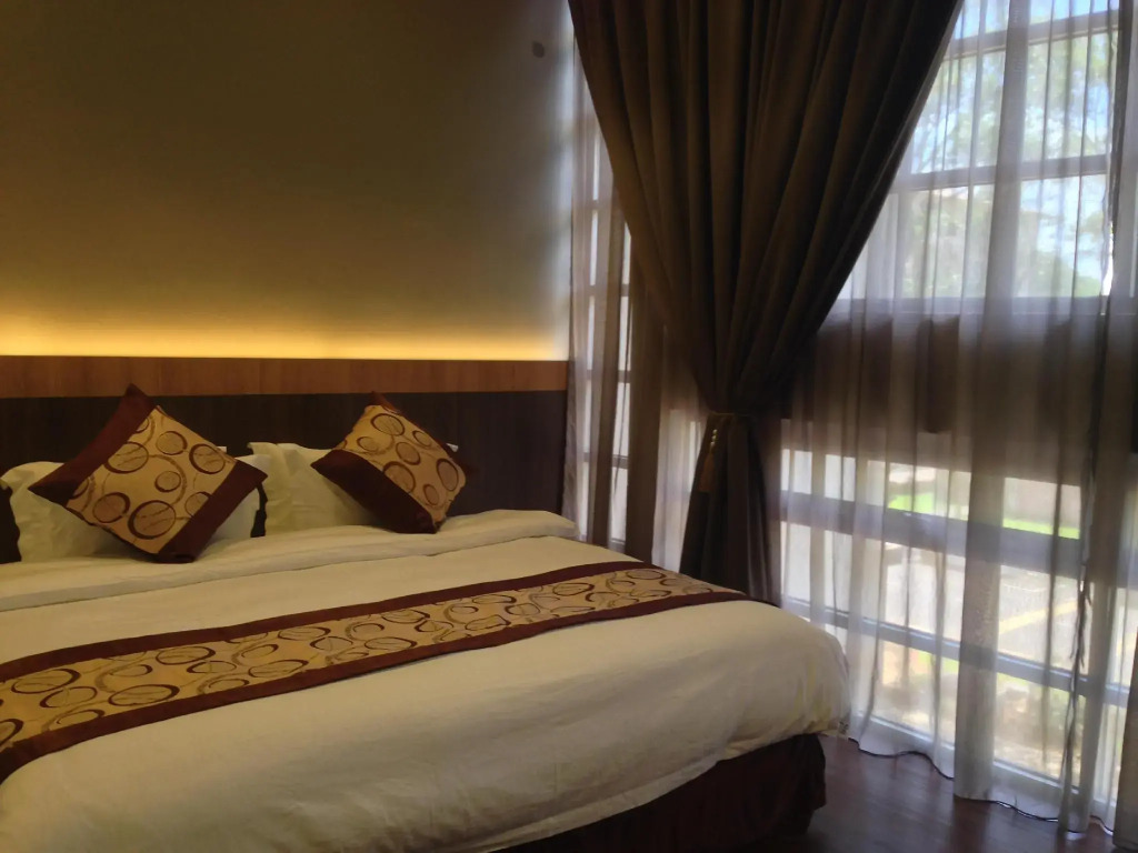 Lot 10 Boutique Hotel