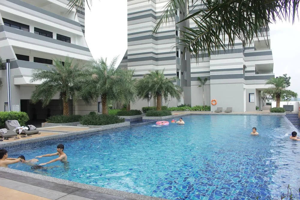 Meridian Medini Near Legoland By Stayrene