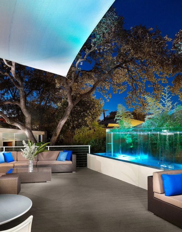 The Above Atx Modern 7 Bedroom Hotel Room