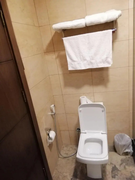 Seven Days Hotel