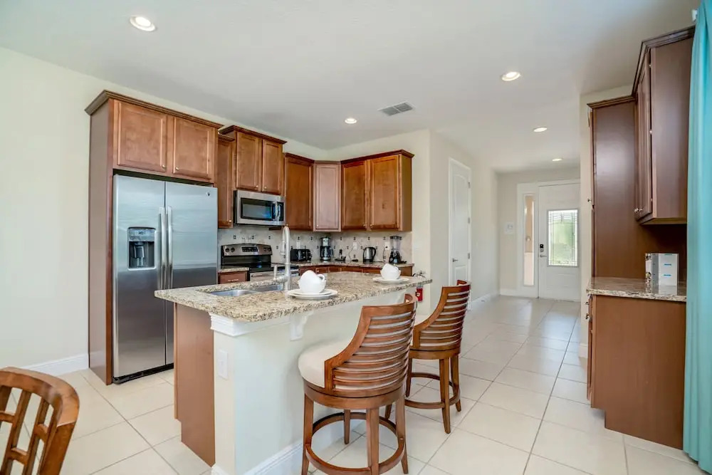 Family Friendly 8 Bed Villa with Pool & Spa