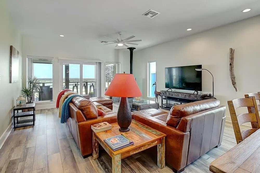 Paradise Ahoy 4 Bedroom Home by Redawning