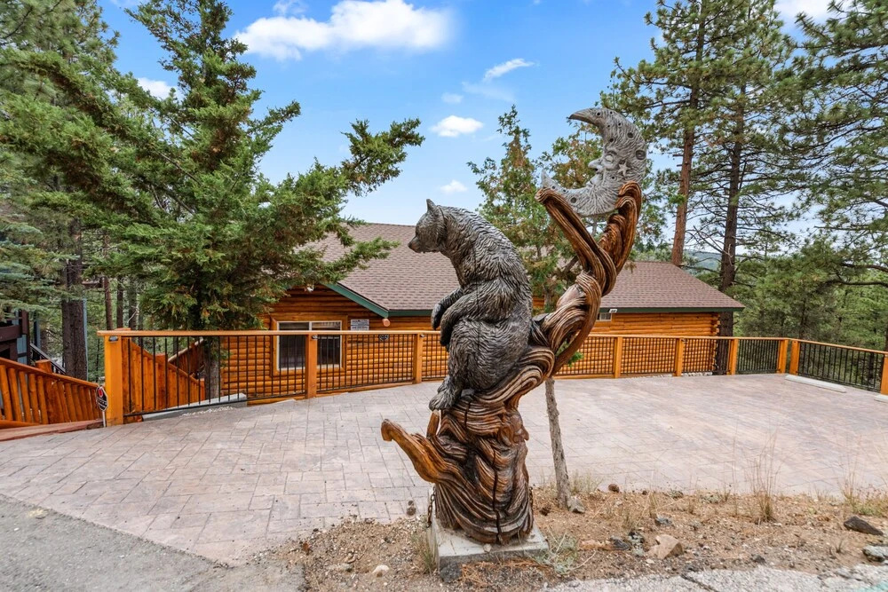 Moon Bear Lodge - Gorgeous Natural Wood Finishes At This Quality Home With Foosball! 3 Bedroom Cabin