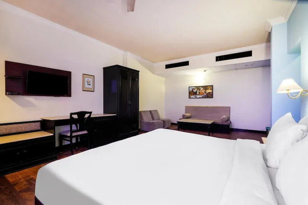 Blissful Comfort Stays MG Road Ernakulam