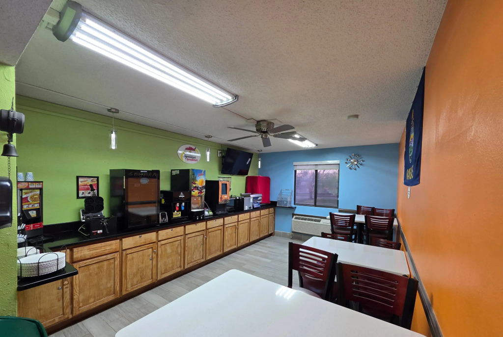 Super 8 by Wyndham Emporia