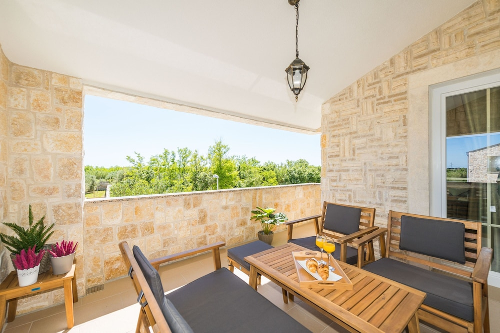 Villa Rea 1 with heated pool