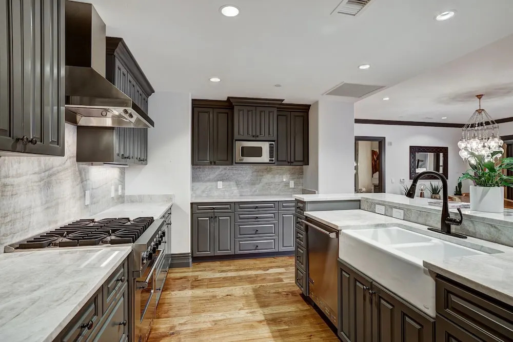 Luxury 3 Bedroom Condo at The Arrabelle by RedAwning