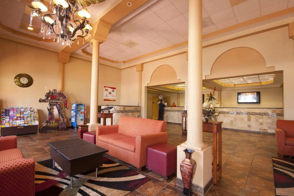 Roomba Inn & Suites - Kissimmee