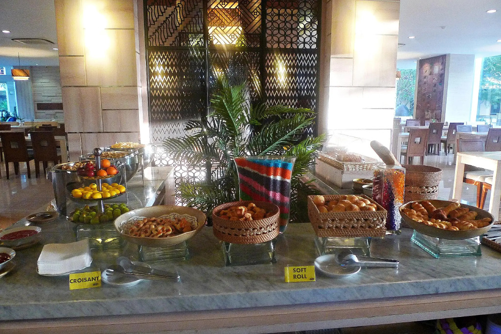 Lombok Raya Hotel