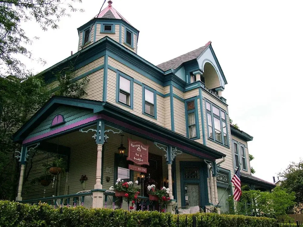 Harrison House Bed & Breakfast