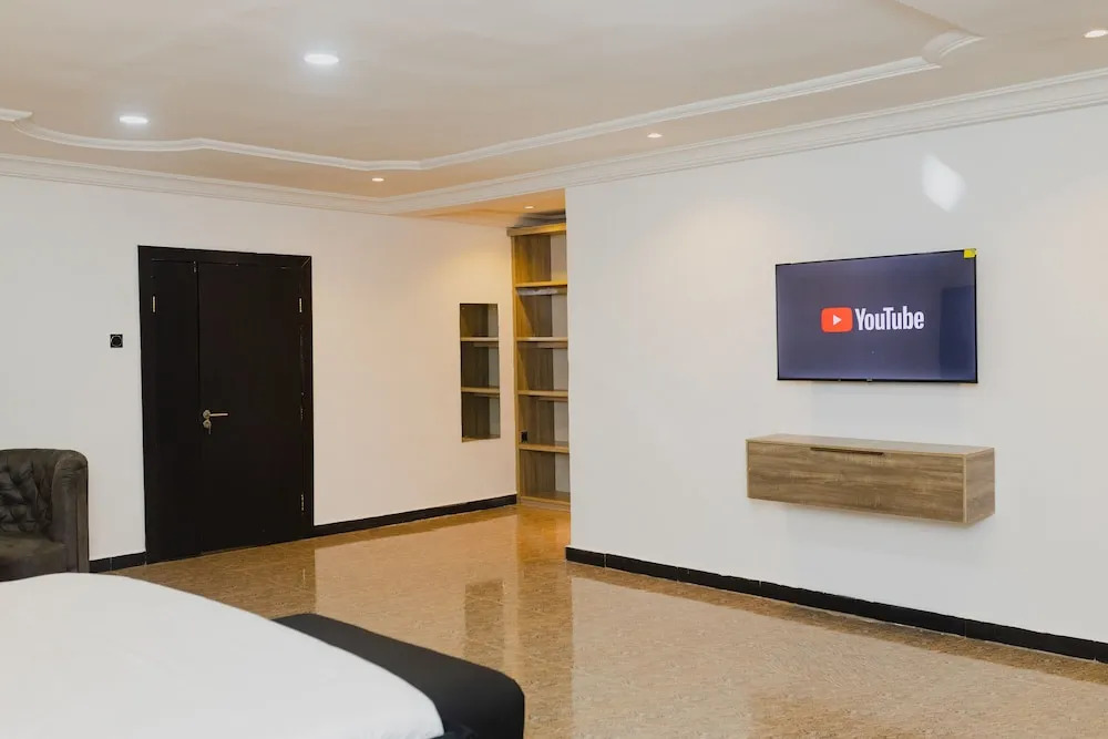 Ovic Hotel