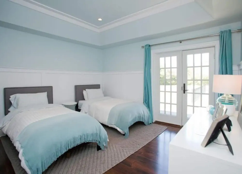 Villa Bridgehampton village