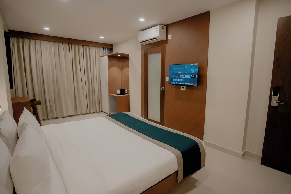 Hotel Eagle Empire