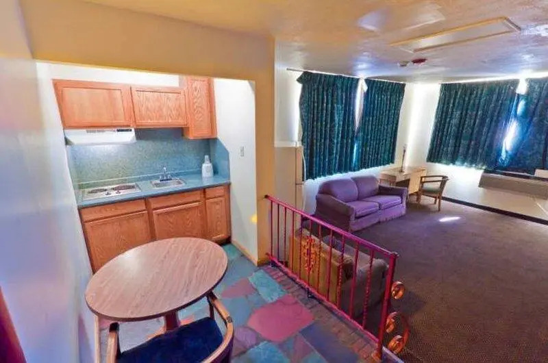 Budget Inn and Suites Mount Ephraim