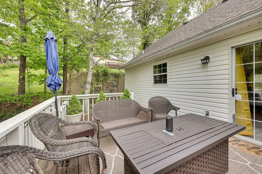 Peaceful Rogers Home Near Beaver Lake!