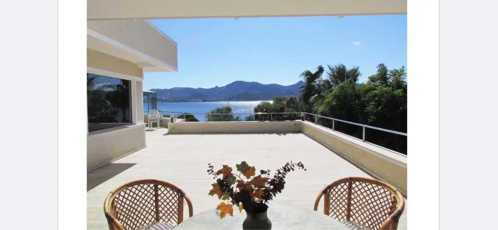 Farrys Boutique Hotel and Beach Club