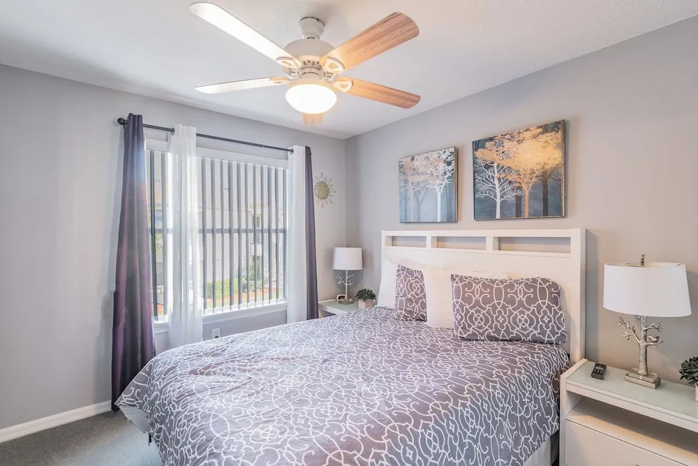 Near Theme Parks! Professional Design, Sleeps 7, Patio, Pool!