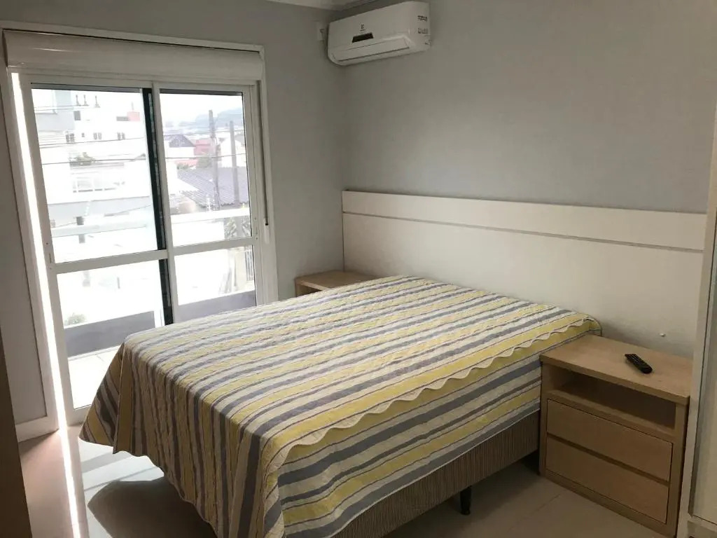 Apto. 03 Quartos à 500m da Praia