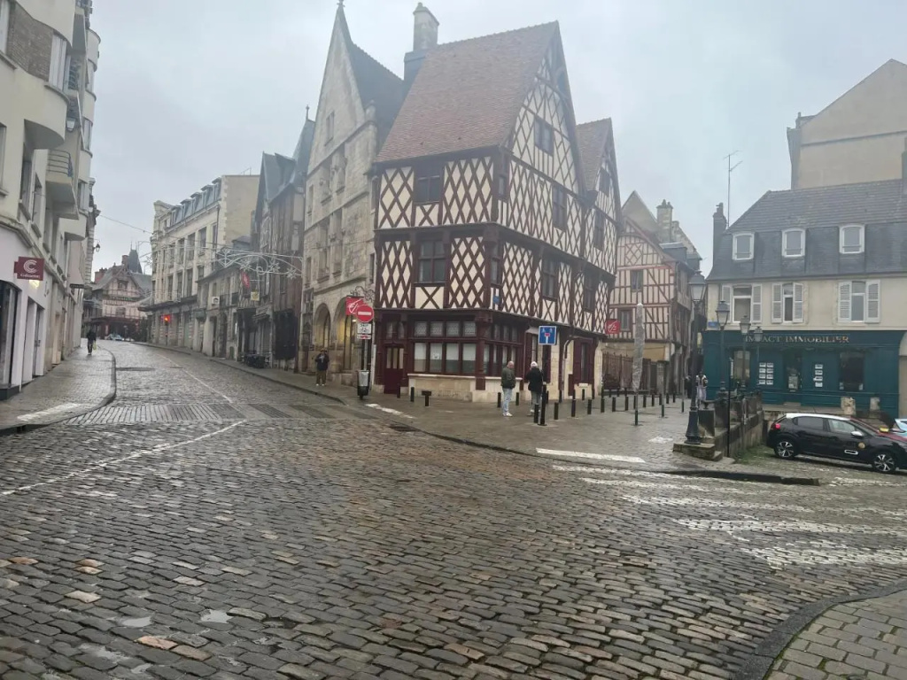 Petit F2 fonctionnel plein centre et proche gare