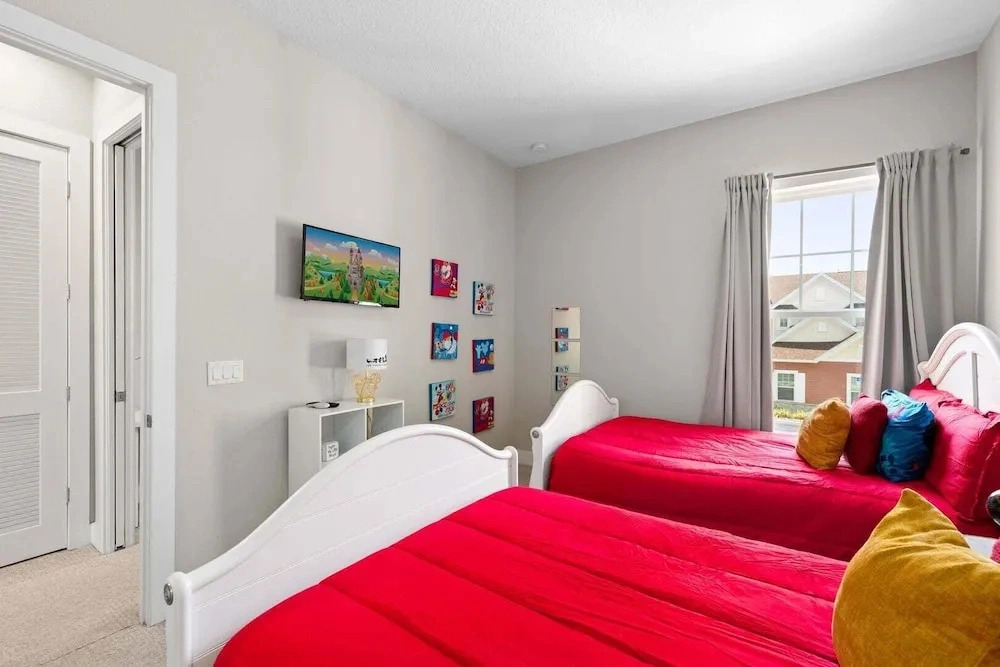 Townhouse 4 Bedrooms 5 Min to Disney