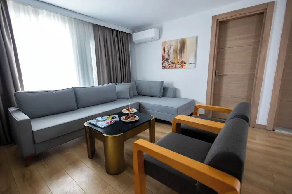 Yalinn Hotel