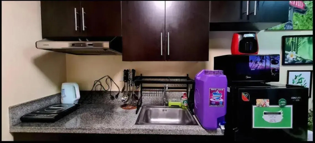 A Refreshing Condo Unit Near BGC, Ortigas & Makati with NETFLIX and WiFi