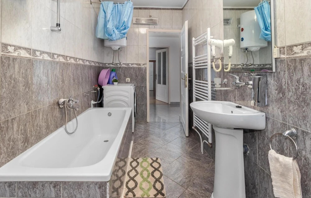 Beautiful Apartment in Otocac With Wifi and 2 Bedrooms
