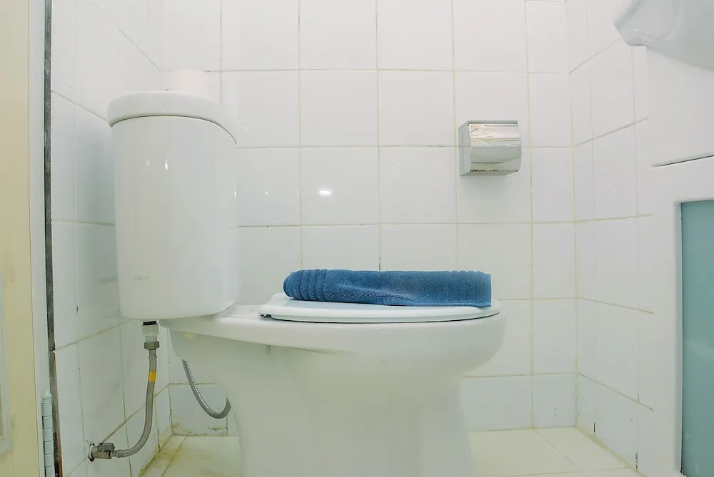 Cozy Living with Modern Design 1BR Kebagusan City Apartment