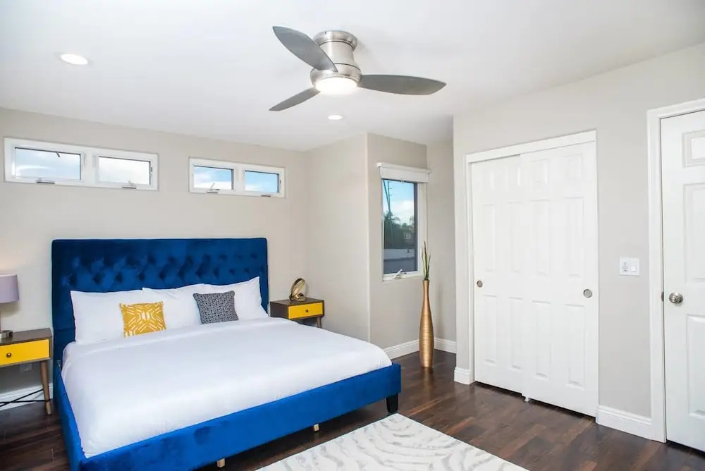 Modern 3br/3ba PB Home w/ Rooftop by Domio